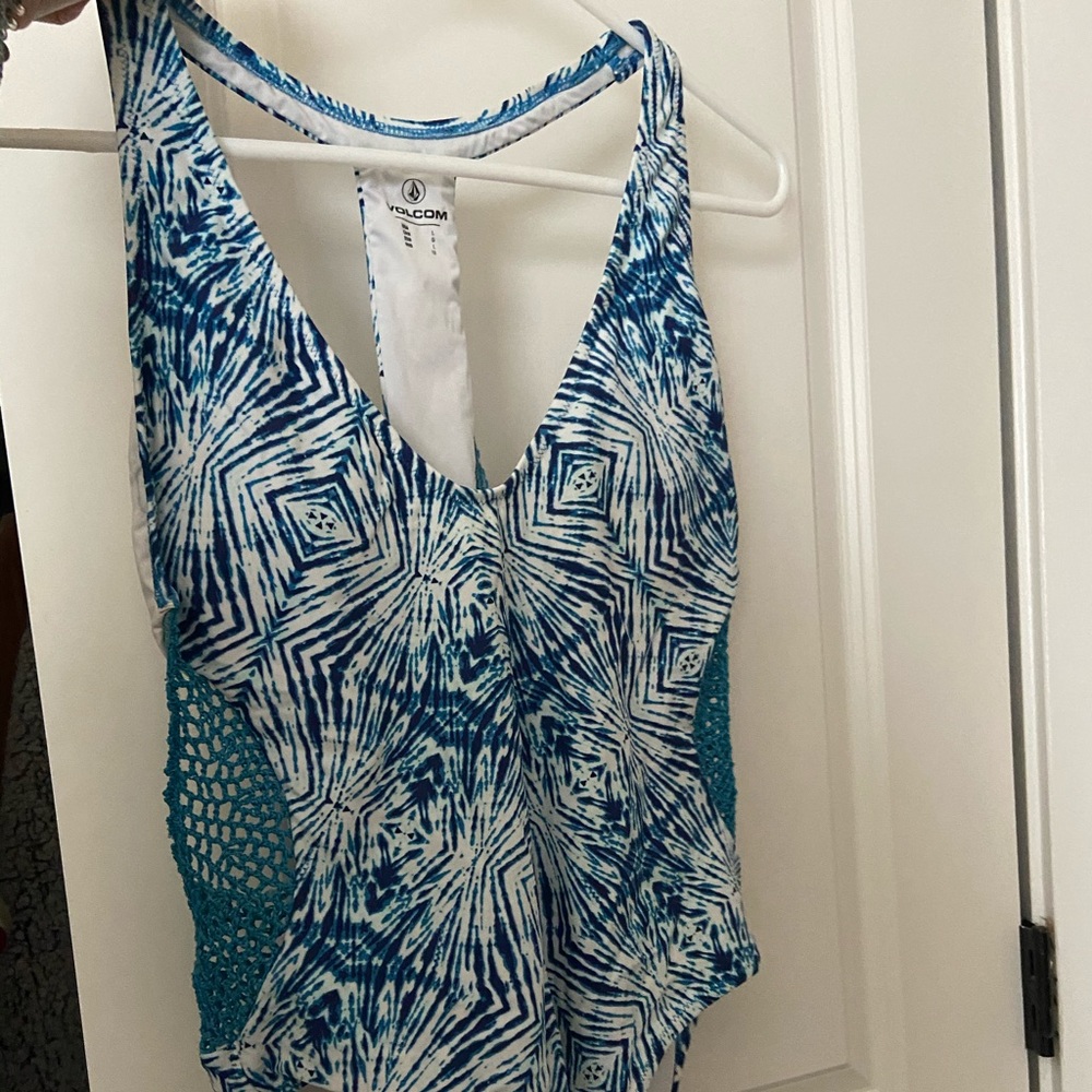 volcom swimsuit (NEVER WORN)